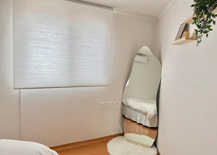 Bed & Breakfast Max 6, 3 Queen Beds, Luggage Keep, Near Hongdae